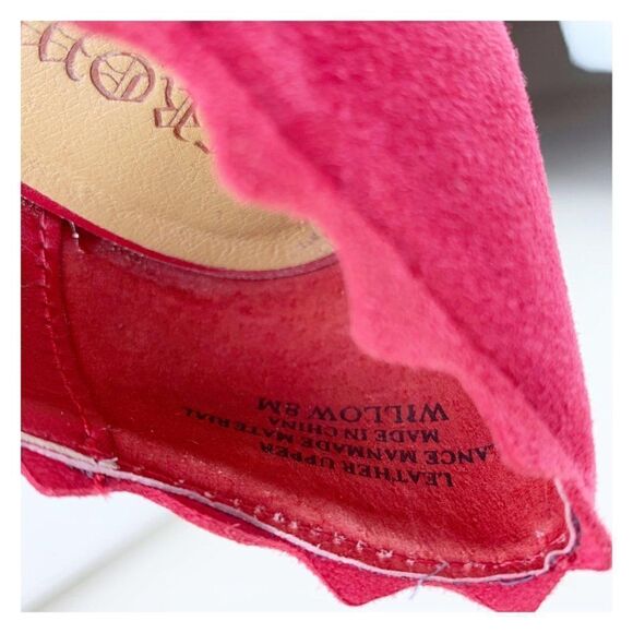 Crown Vintage Red Suede Pumps Scalloped Edges - Picture 15 of 16